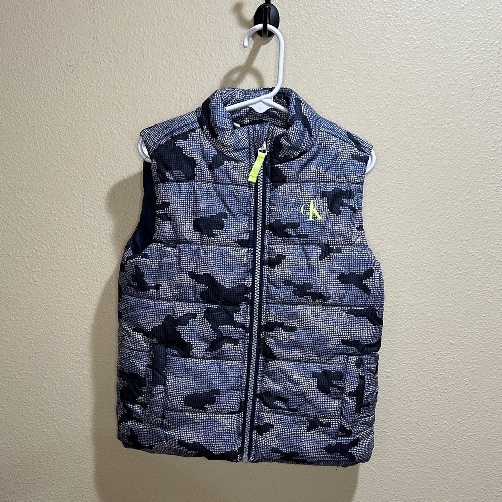 Calvin Klein 4T Navy Camouflage Print Vest